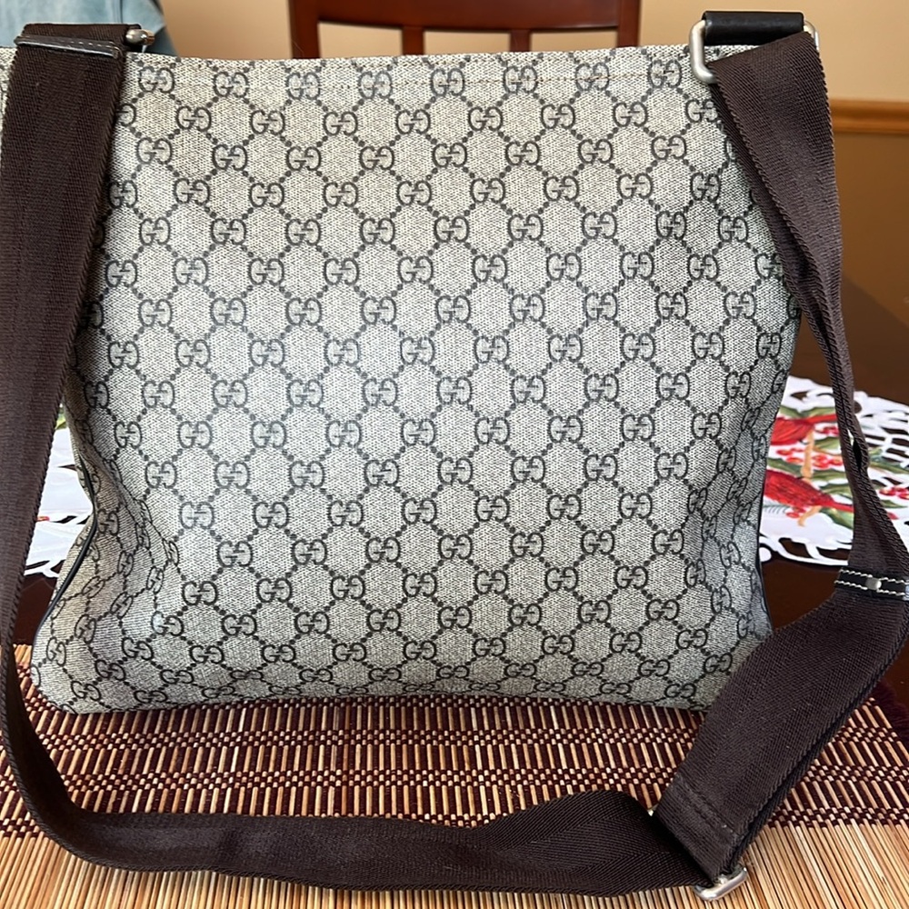 Gucci GG Messenger Crossbody Bag - Picture 5 of 16